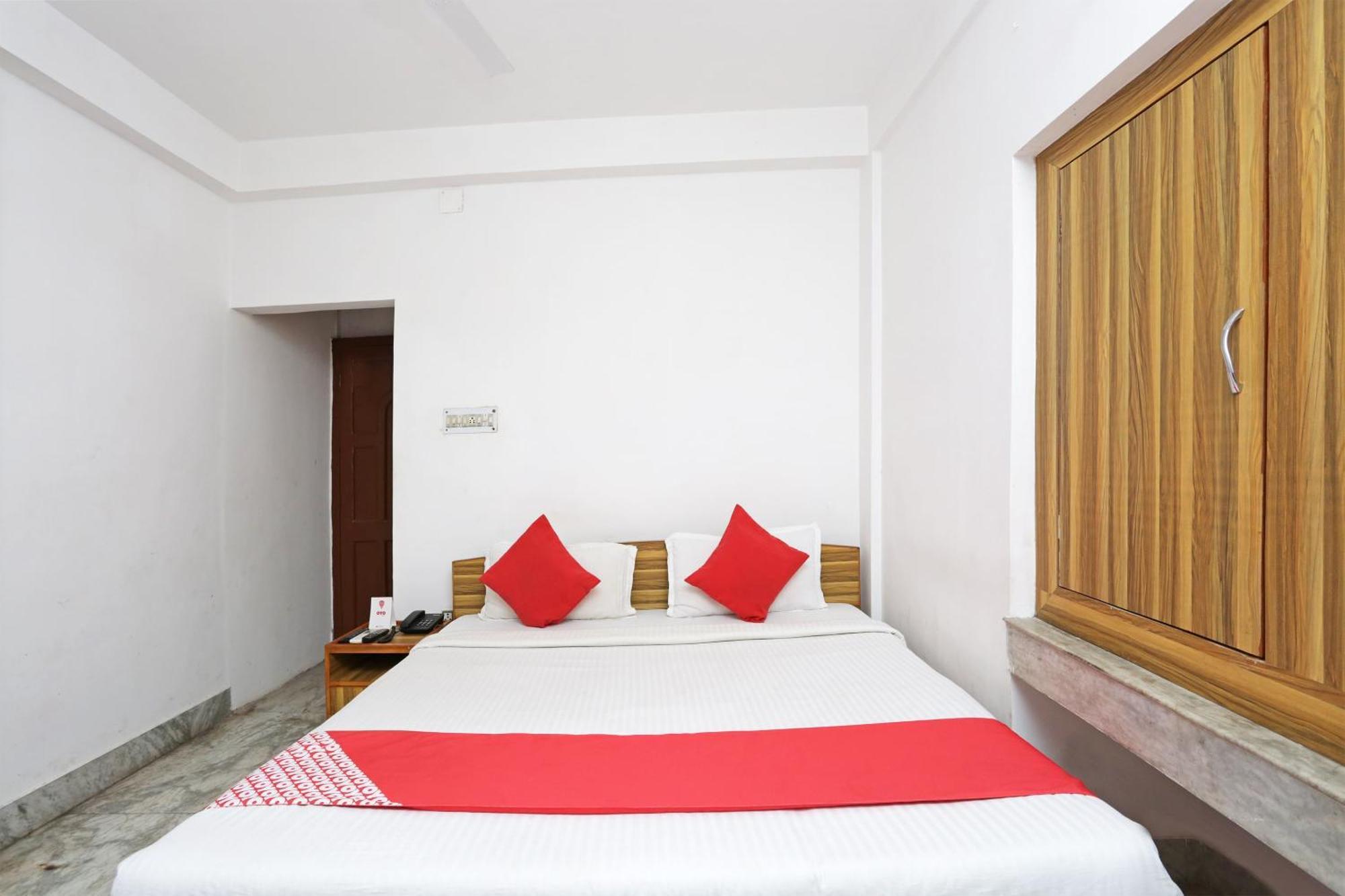Hotel O New Silver Inn Колката Екстериор снимка